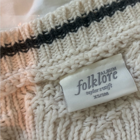 Taylor Swift Folklore Cardigan - XS/S - Picture 3 of 7